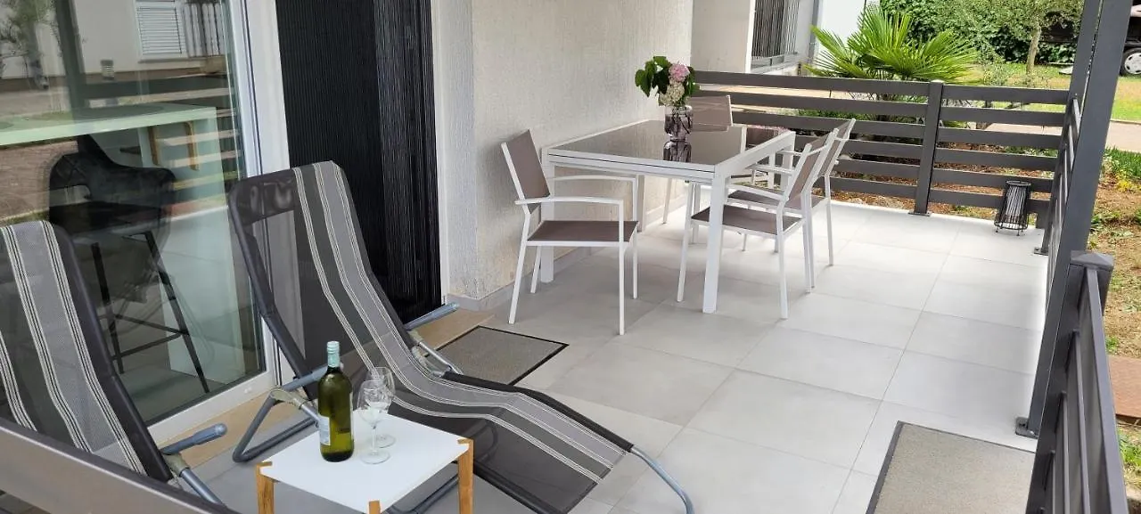 Studio Apartment Love Bale Croatia